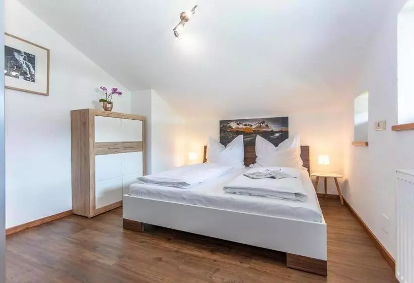 هتل Familienbauernhof   Leogang Apartments Weissbacher