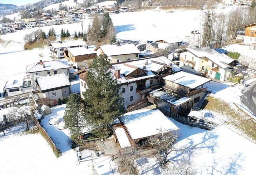 בית מלון כפרי Familienbauernhof   Leogang Apartments Weissbacher