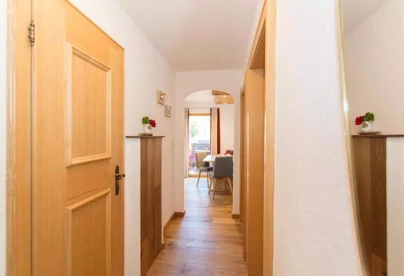 هتل Familienbauernhof   Leogang Apartments Weissbacher