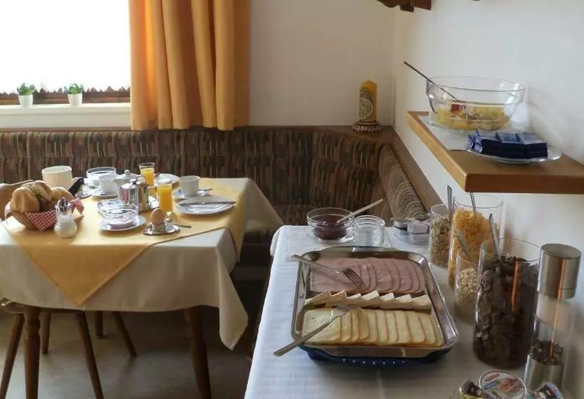 پانسیون Gästehaus Tramnitz