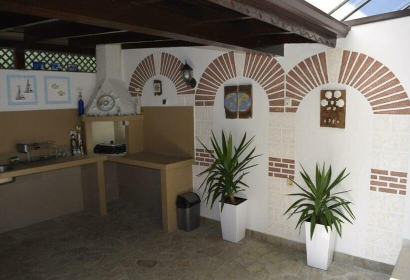 Пансион Jane Guest House