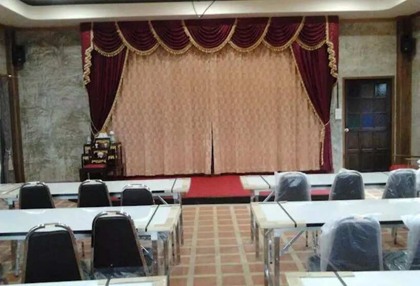 Tamarind Grand Resort Mae Sariang