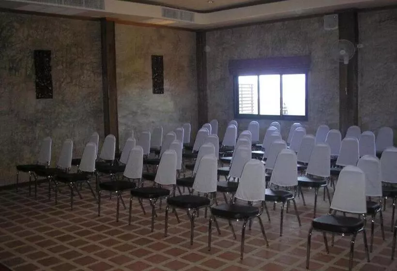 Tamarind Grand Resort Mae Sariang