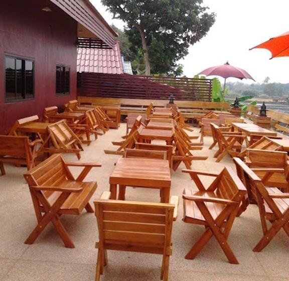 Tamarind Grand Resort Mae Sariang