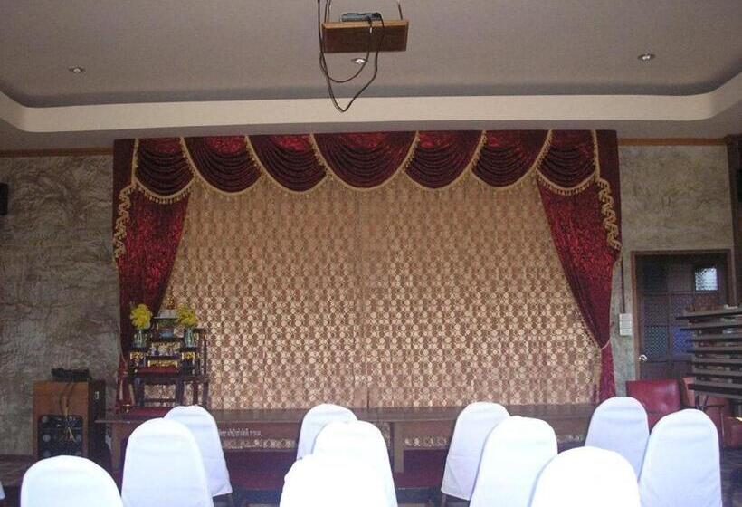 Tamarind Grand Resort Mae Sariang