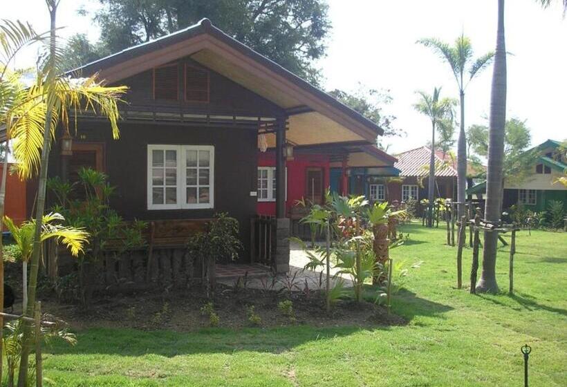 Tamarind Grand Resort Mae Sariang