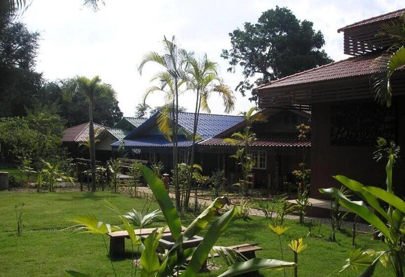 Tamarind Grand Resort Mae Sariang