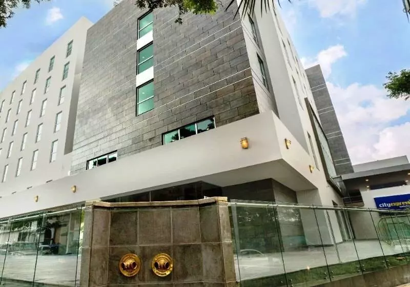 Hotel City Express Plus By Marriott Cali Colombia