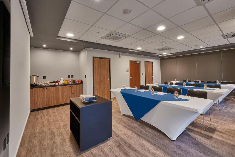 Отель City Express Plus By Marriott Cali Colombia