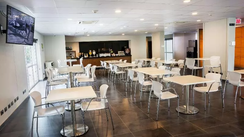 Hotel City Express Plus By Marriott Cali Colombia