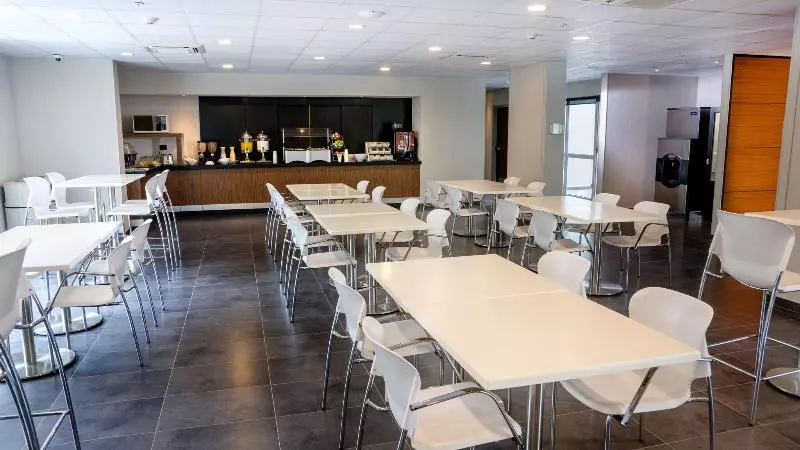 Hotel City Express Plus By Marriott Cali Colombia