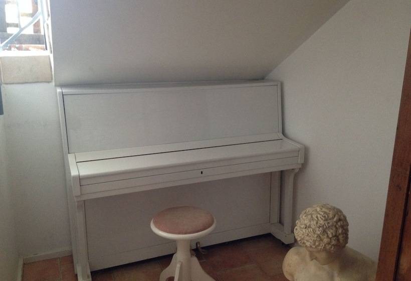 בית מלון כפרי Garden S