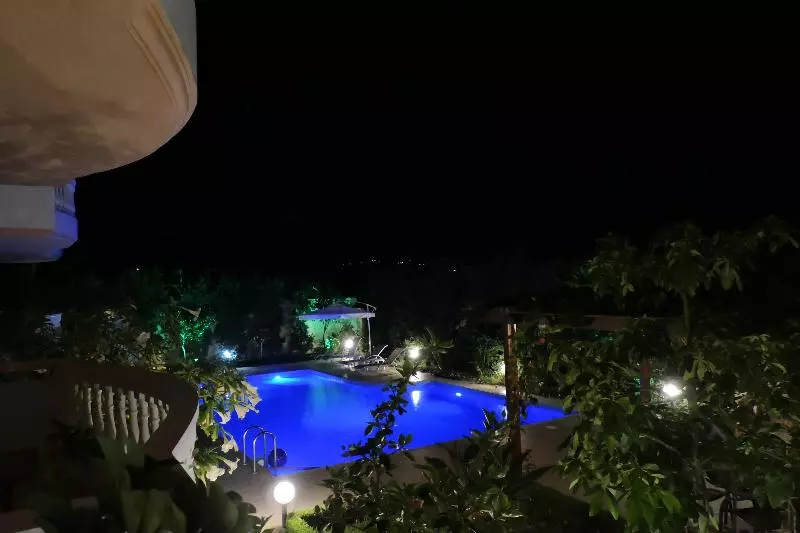 호텔 Golden Rose Suites