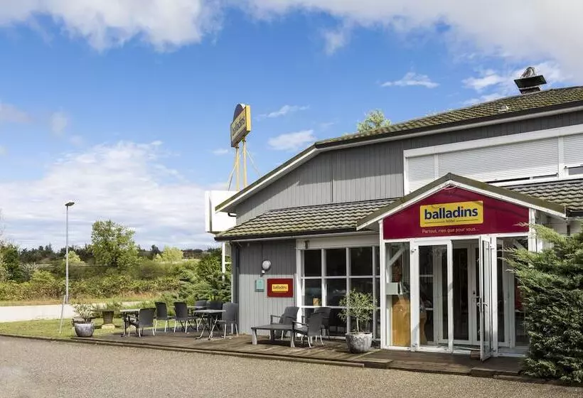 Отель Initial By Balladins Lyon / Chanas