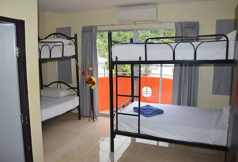 هتل Living Room Guesthouse