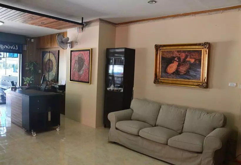 هتل Living Room Guesthouse