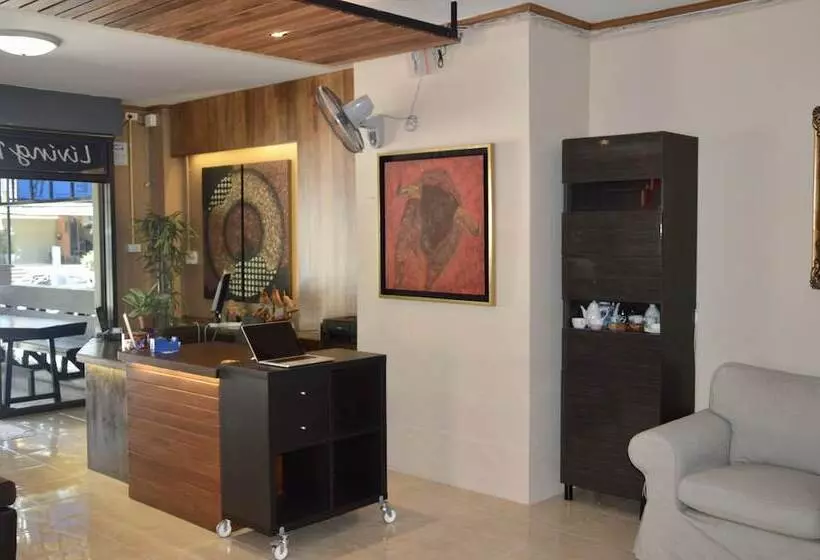 هتل Living Room Guesthouse