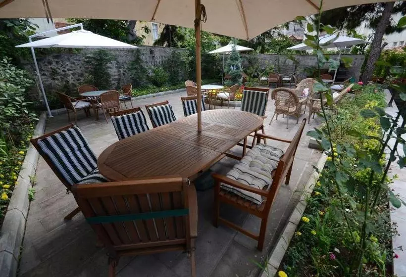 هتل Tahir Aga Konagi