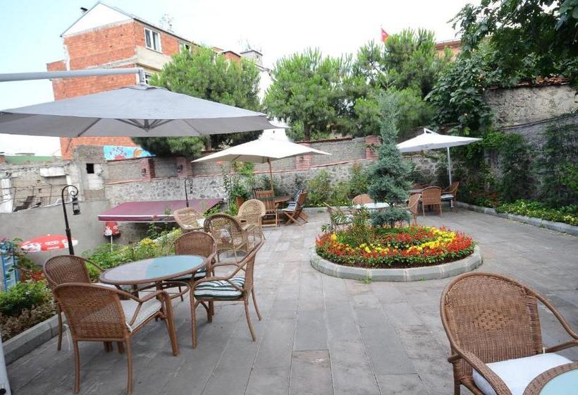 هتل Tahir Aga Konagi