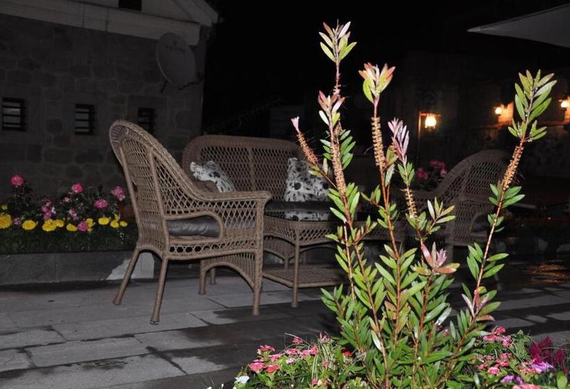 هتل Tahir Aga Konagi