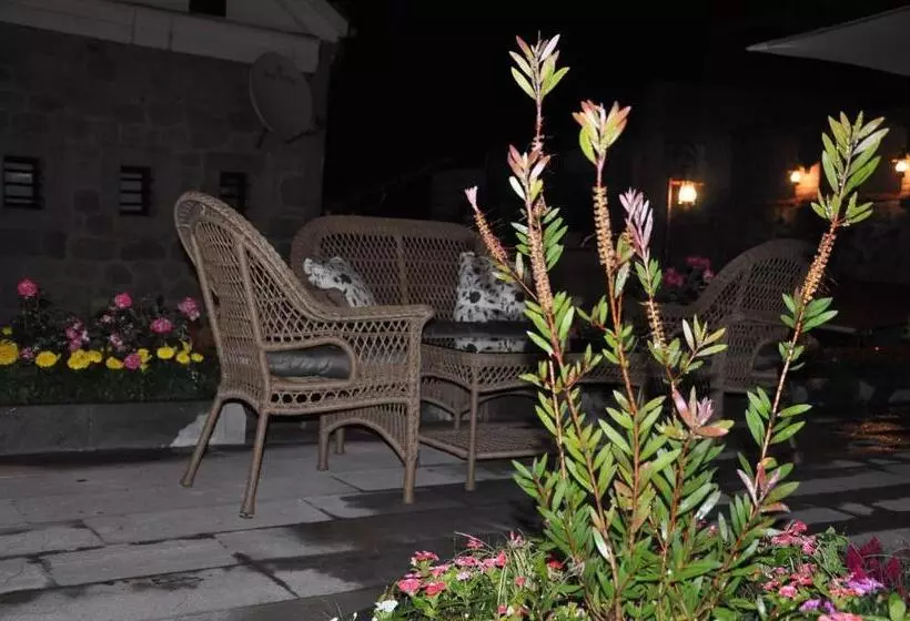 هتل Tahir Aga Konagi