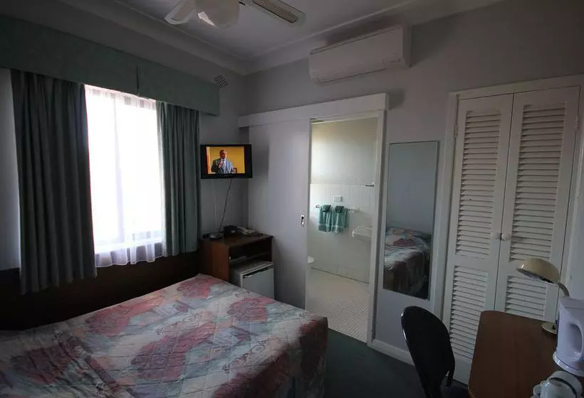 汽车旅馆  Normandie Inn & Function Centre