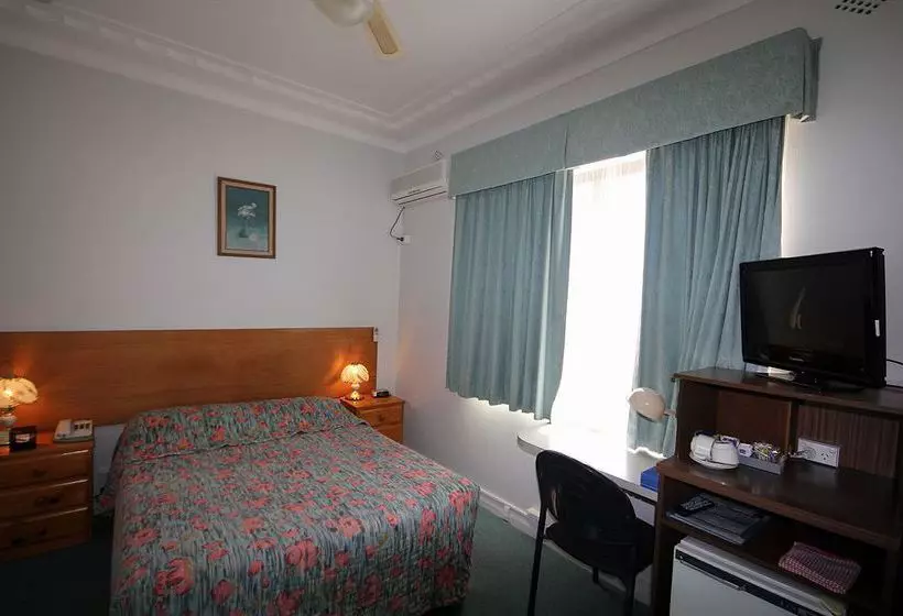 汽车旅馆  Normandie Inn & Function Centre