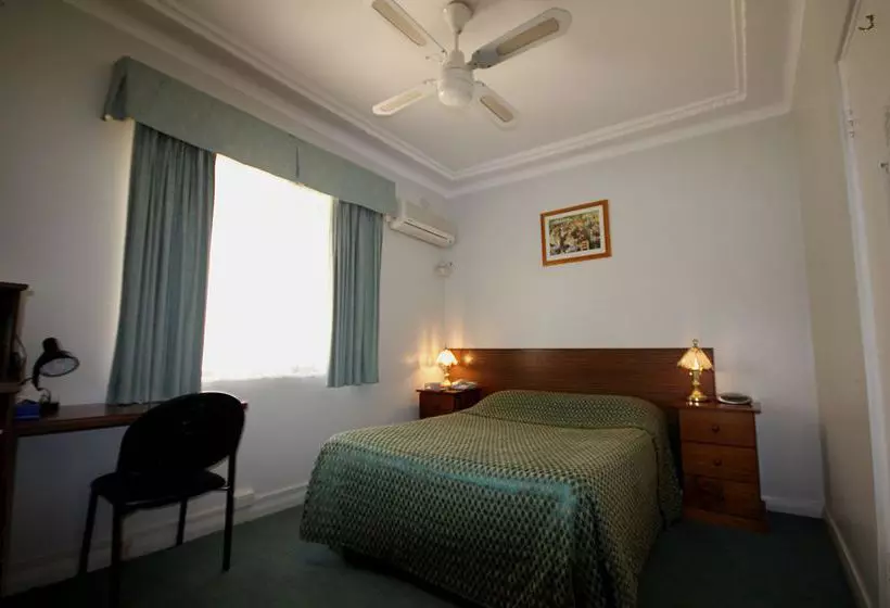 汽车旅馆  Normandie Inn & Function Centre