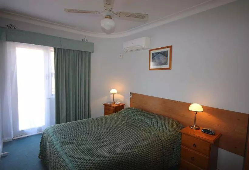 汽车旅馆  Normandie Inn & Function Centre