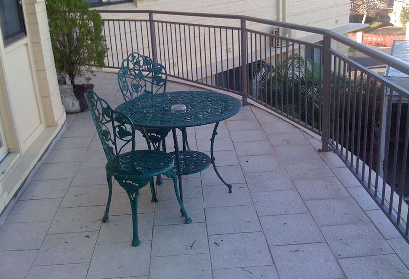 فندق على الطريق Normandie Inn & Function Centre