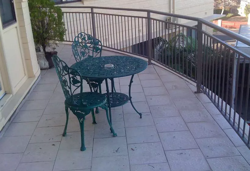 汽车旅馆  Normandie Inn & Function Centre