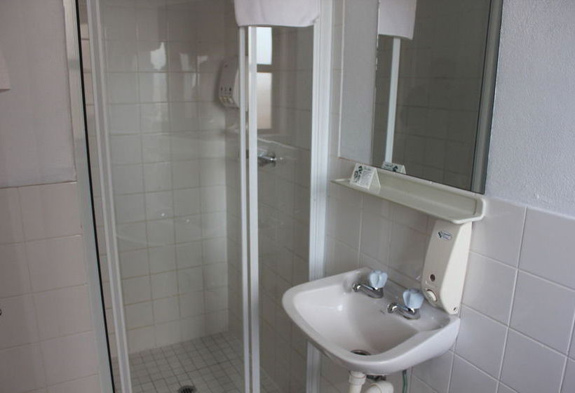 فندق على الطريق Normandie Inn & Function Centre