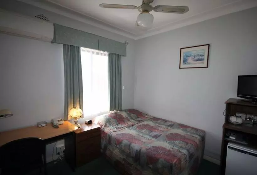 汽车旅馆  Normandie Inn & Function Centre