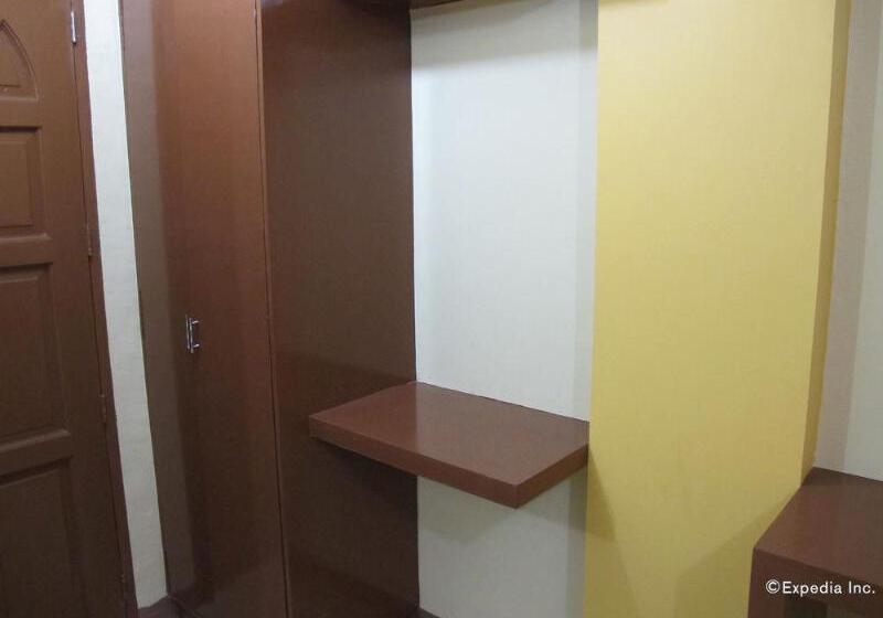 White Beach Hotel Puerto Galera Powered By Cocotel