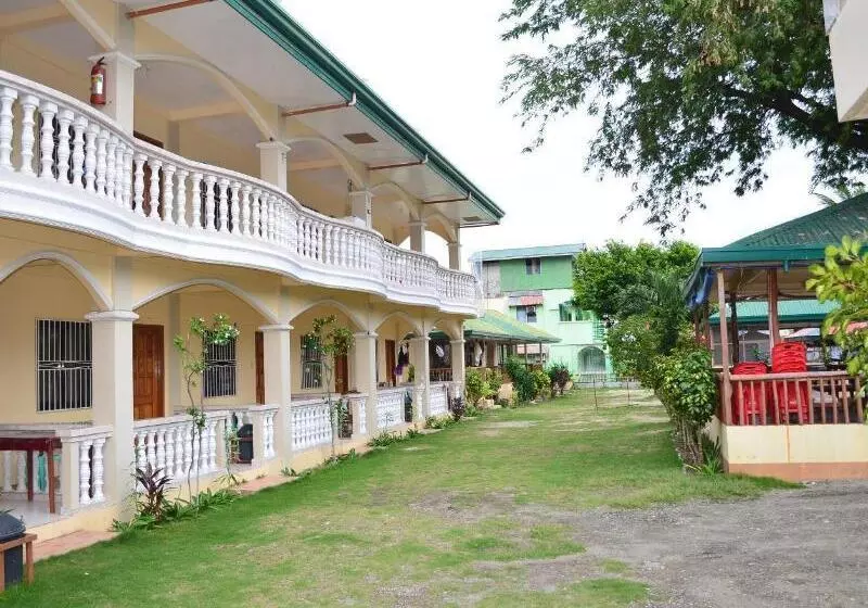 White Beach Hotel Puerto Galera Powered By Cocotel