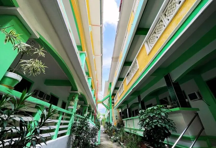 White Beach Hotel Puerto Galera Powered By Cocotel