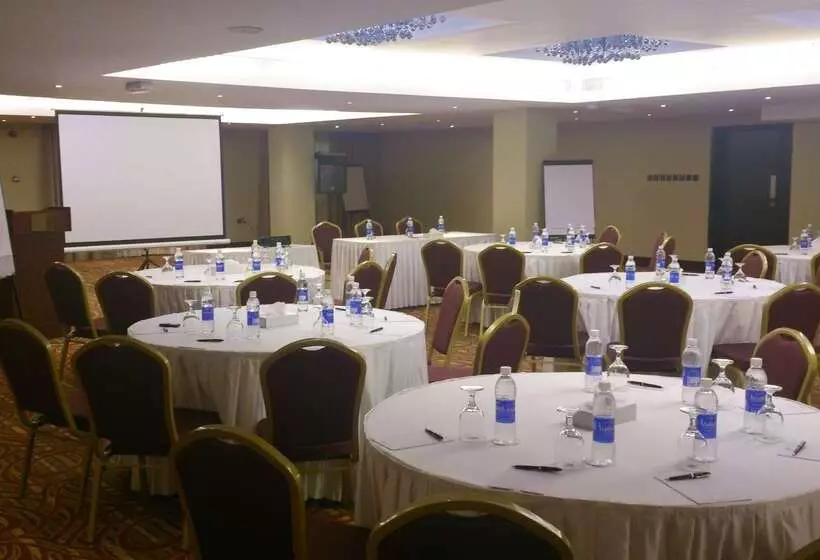 Отель Best Western Premier Muscat