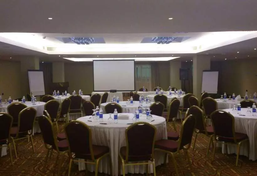 Отель Best Western Premier Muscat