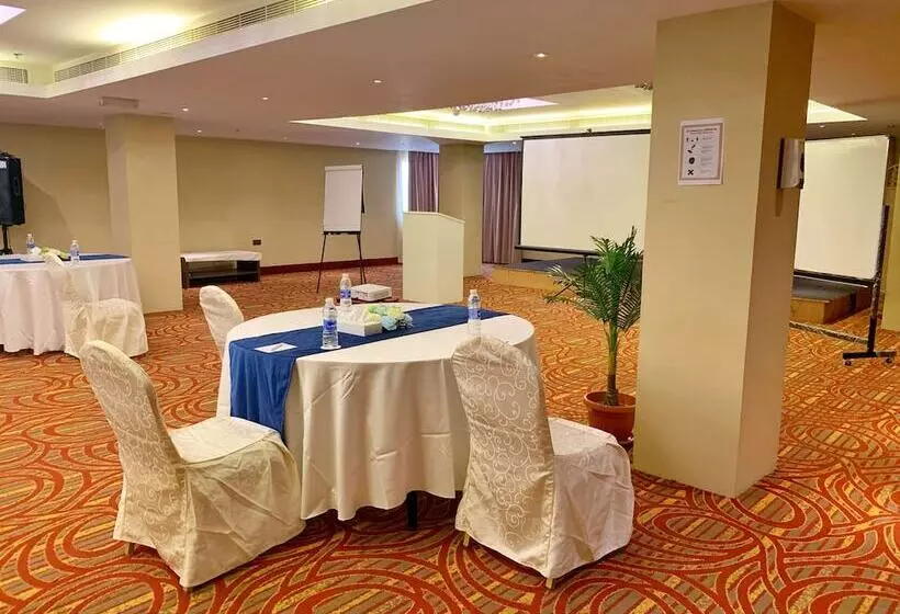 Отель Best Western Premier Muscat