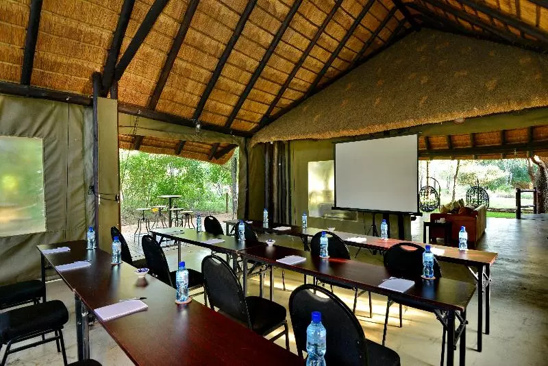 호텔 Black Rhino Game Lodge