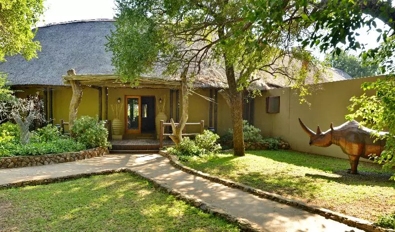 호텔 Black Rhino Game Lodge