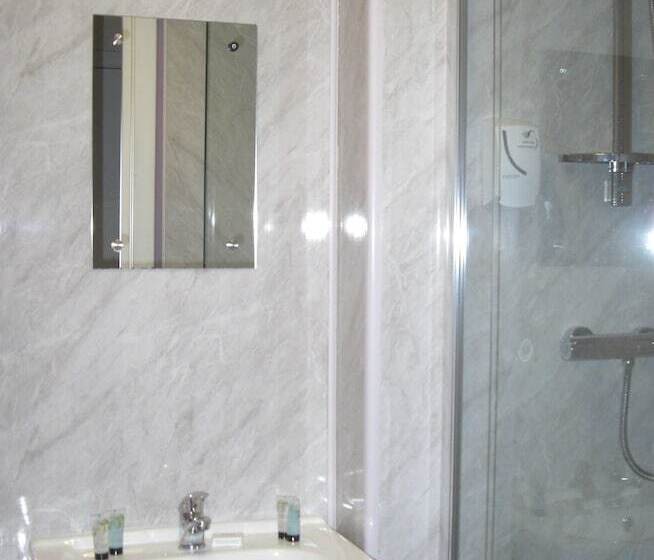 בית מלון כפרי The Breadalbane Arms Room Only