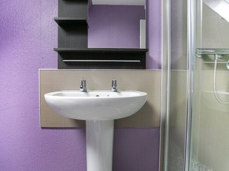 בית מלון כפרי The Breadalbane Arms Room Only