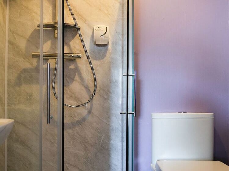 בית מלון כפרי The Breadalbane Arms Room Only