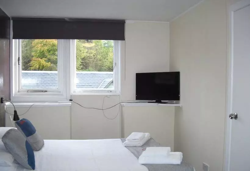 هتل The Breadalbane Arms Room Only