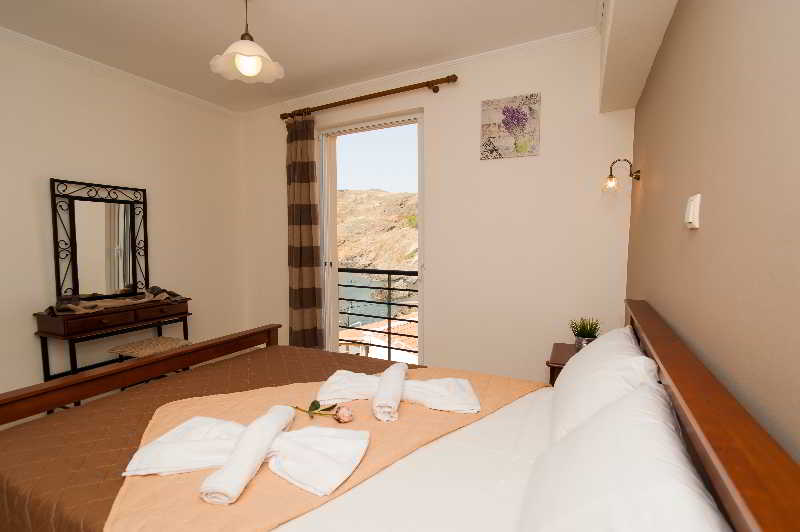 فندق Castello Apartments