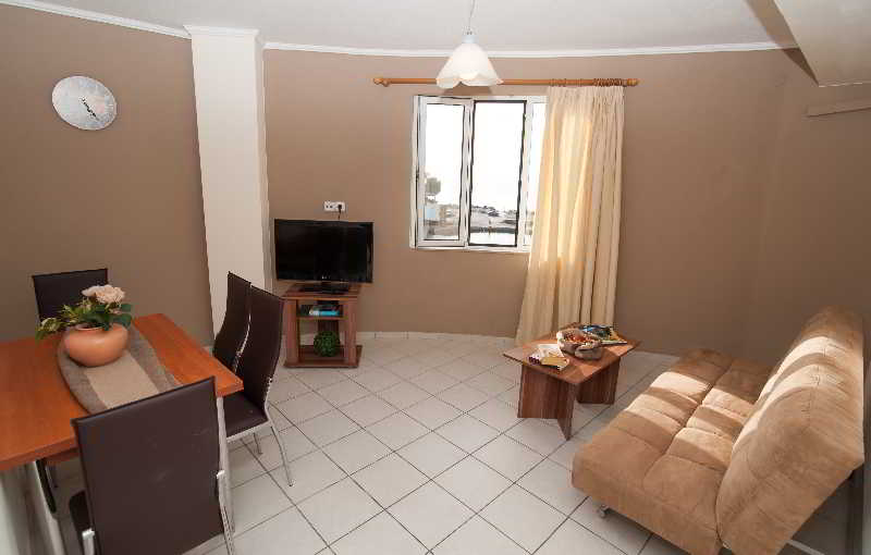 فندق Castello Apartments