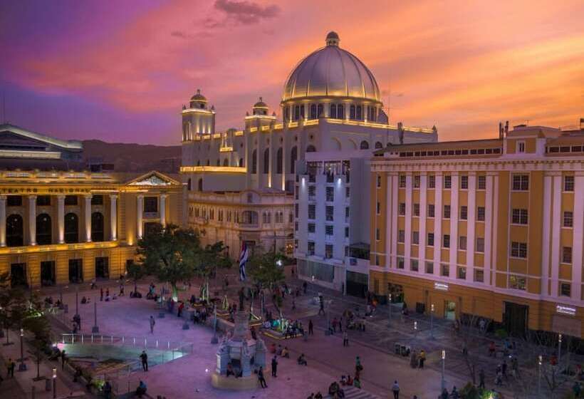 ホテル Courtyard By Marriott San Salvador