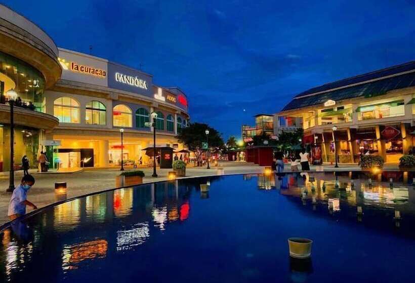 ホテル Courtyard By Marriott San Salvador