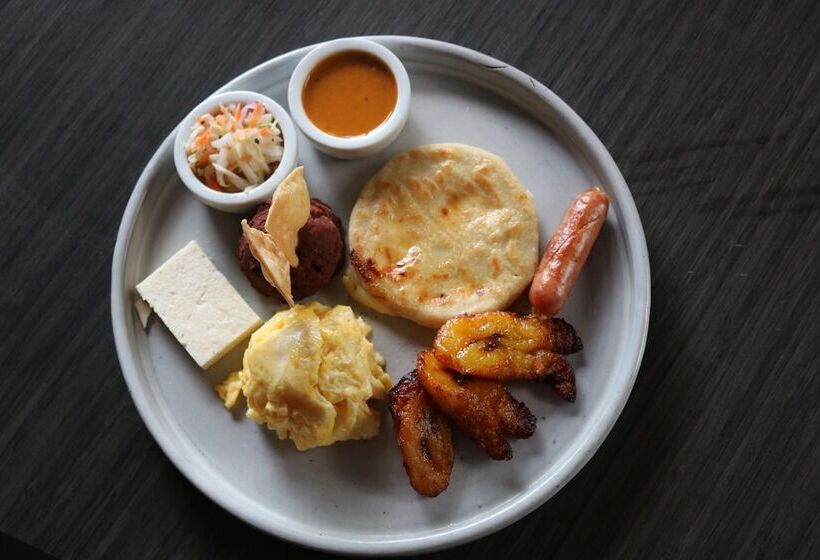 ホテル Courtyard By Marriott San Salvador